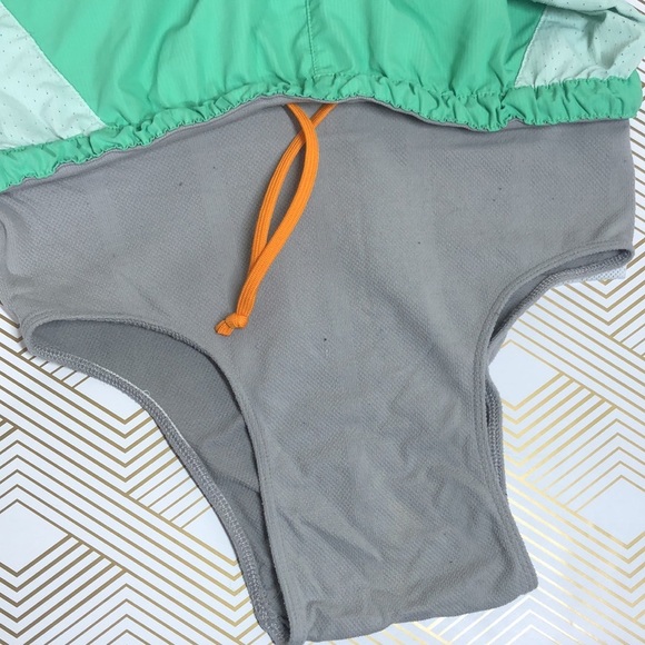 Pearl Izumi green running short - Picture 6 of 8